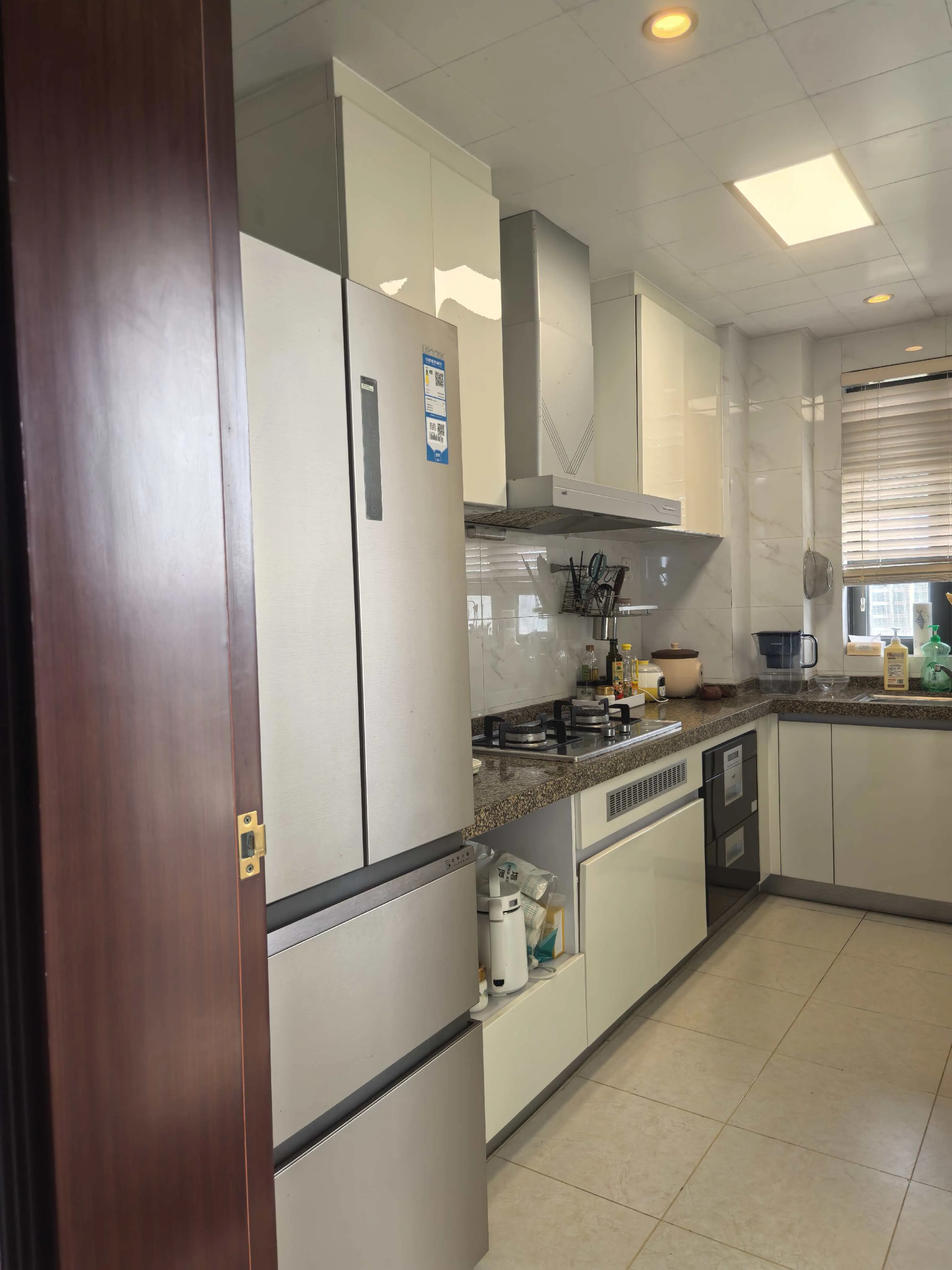 Apartment kitchen in Beihai homestay