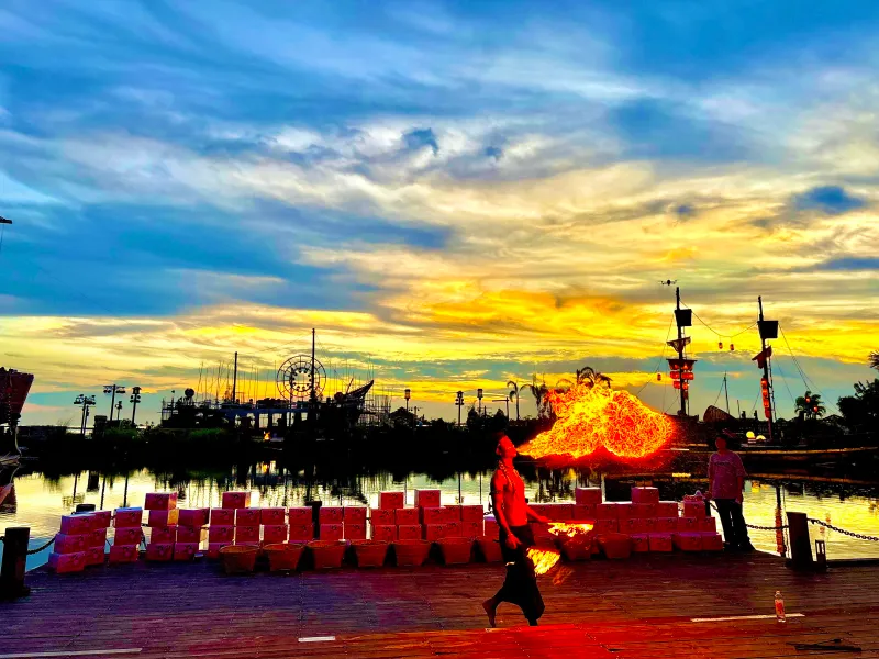 dances and shows that blend Chinese traditions with global culture