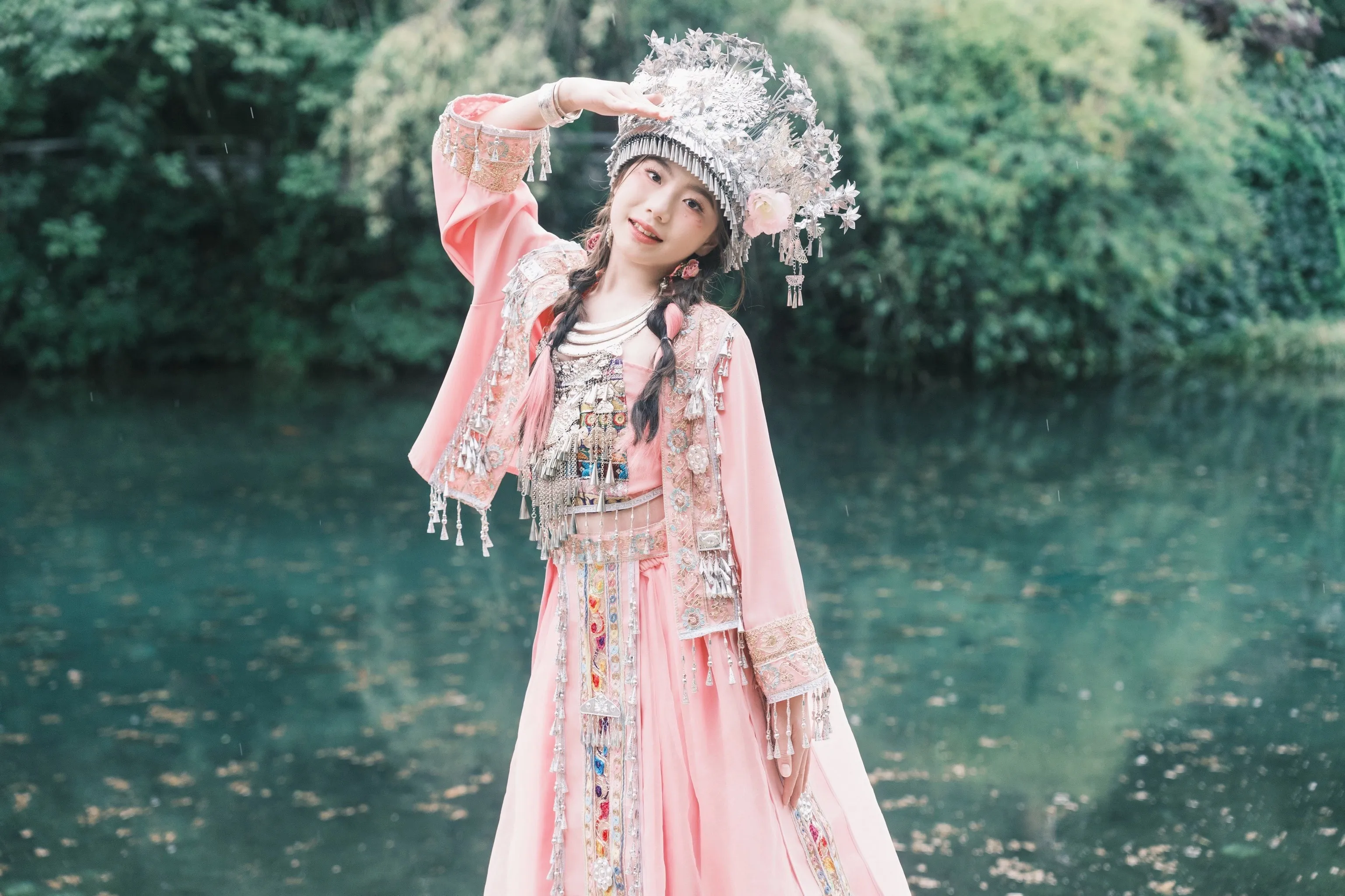 Bai ethnic minority traditional clothing