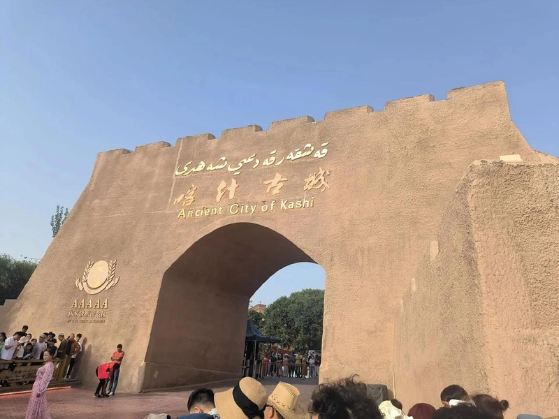 Kashgar old city and Id Kah Mosque