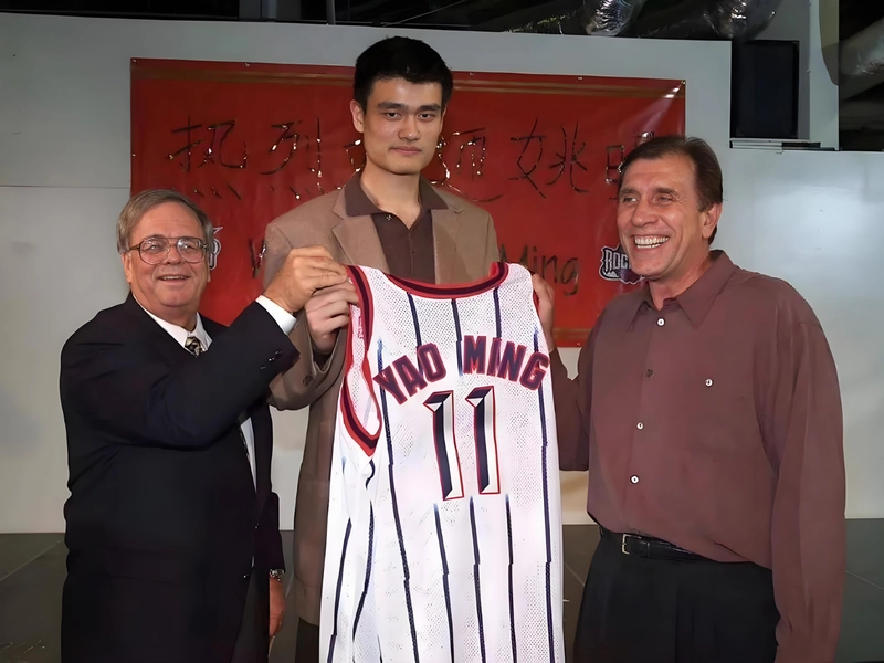 Yao Ming joining Houston Rockets