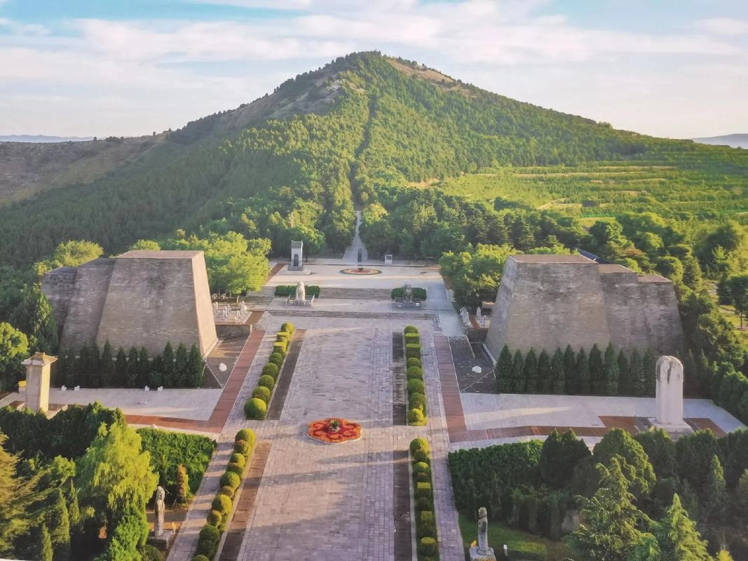 Qianling Mausoleum (Tang Dynasty)