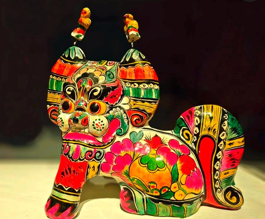 Colorful Fengxiang painted clay figurines and sculptures