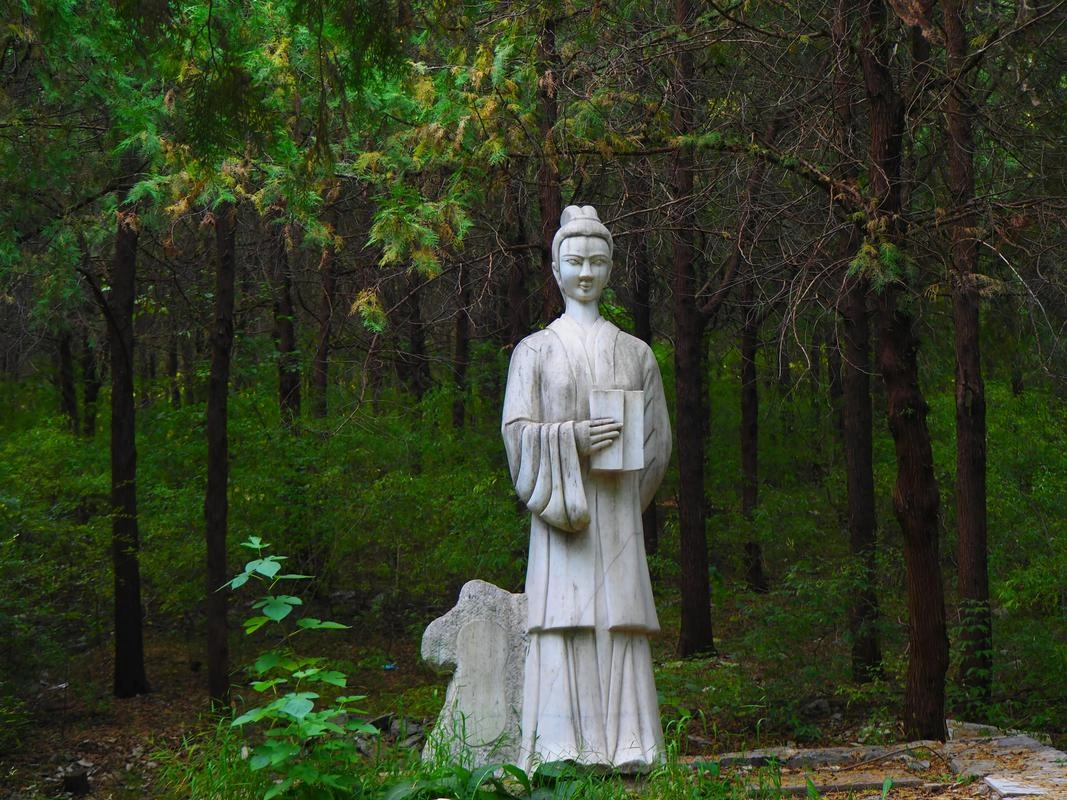 Baotu Spring in Jinan, Shandong, associated with poet Li Qingzhao