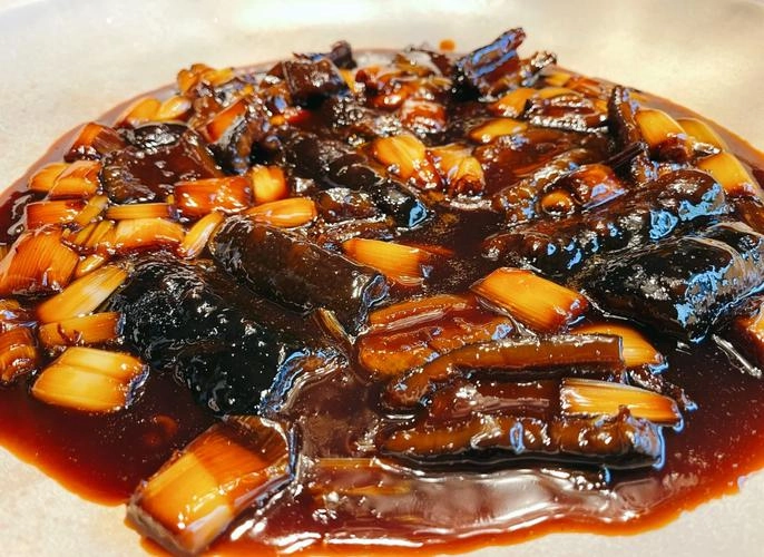 Braised Sea Cucumber with Scallion (Cong Shao Hai Shen)