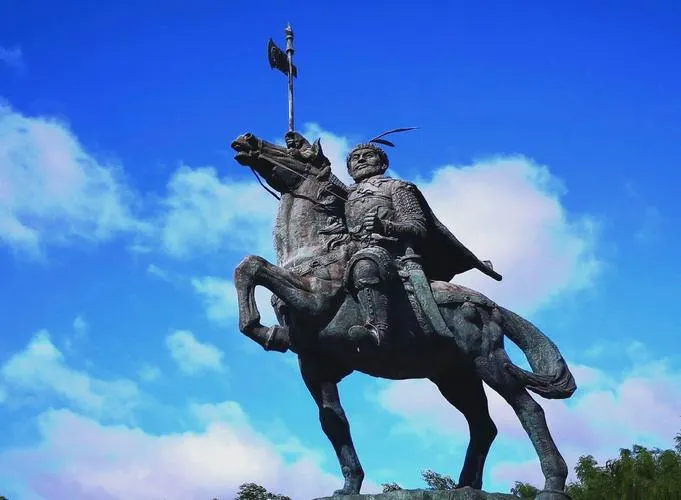 Historical sites and monuments of Heilongjiang pioneers including Jin Dynasty relics and Xiao Hong memorial