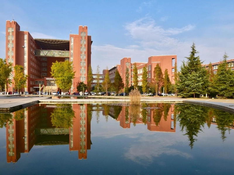 Zhengzhou University campus with modern buildings and green spaces