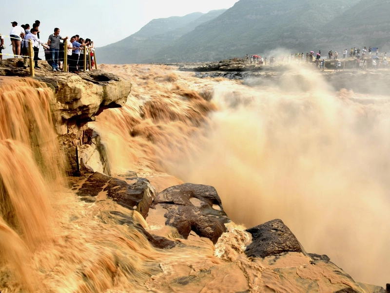 River network in northern and eastern Henan with Yellow River and fertile plains