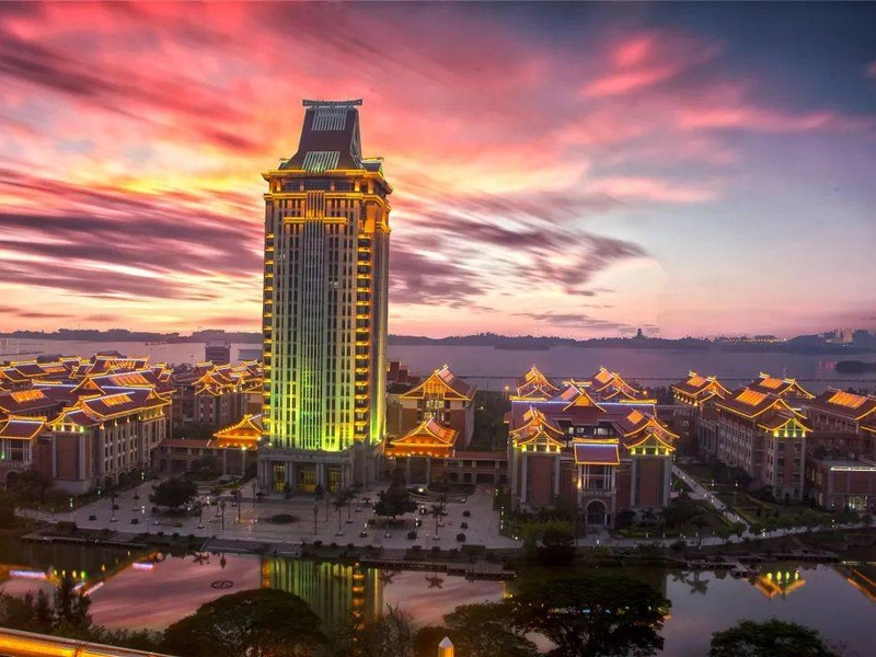 Jimei University campus with traditional Minnan architecture and seaside views