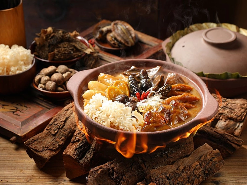 Buddha Jumps Over the Wall soup with abalone, sea cucumber and shark fin in elegant serving bowl