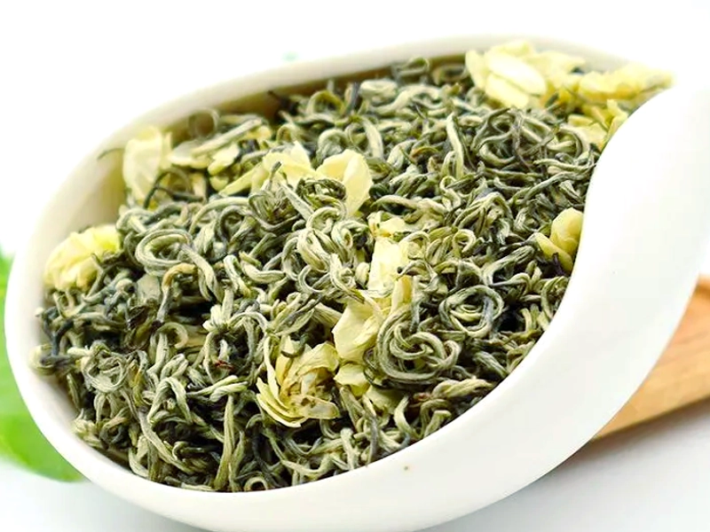 Fuzhou Jasmine Tea with green tea leaves scented with jasmine flowers