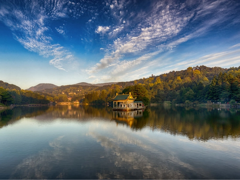 Geographical map of Jiangxi showing mountains, rivers and Poyang Lake