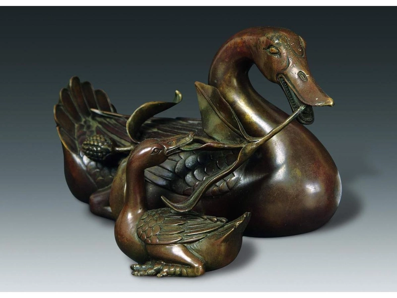Yichun bronze sculptures featuring religious and historical themes