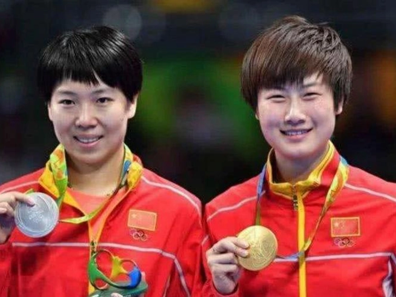 Li Xiaoxia and Ding Ning competing in women's table tennis