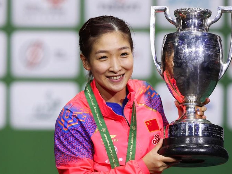Liu Shiwen celebrating victory at World Championships