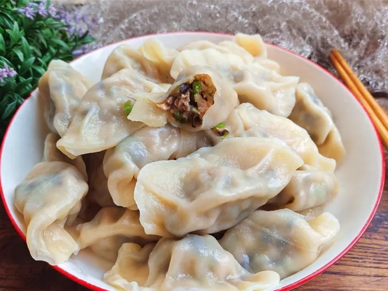 Northern Chinese dumplings with black vinegar and garlic