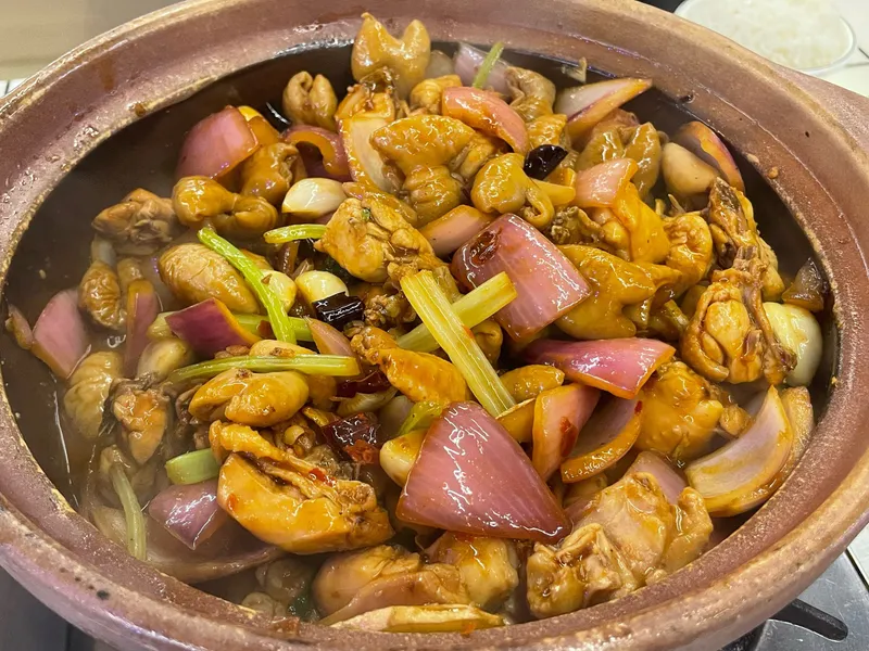 Cantonese clay pot chicken with mushrooms and Chinese sausage