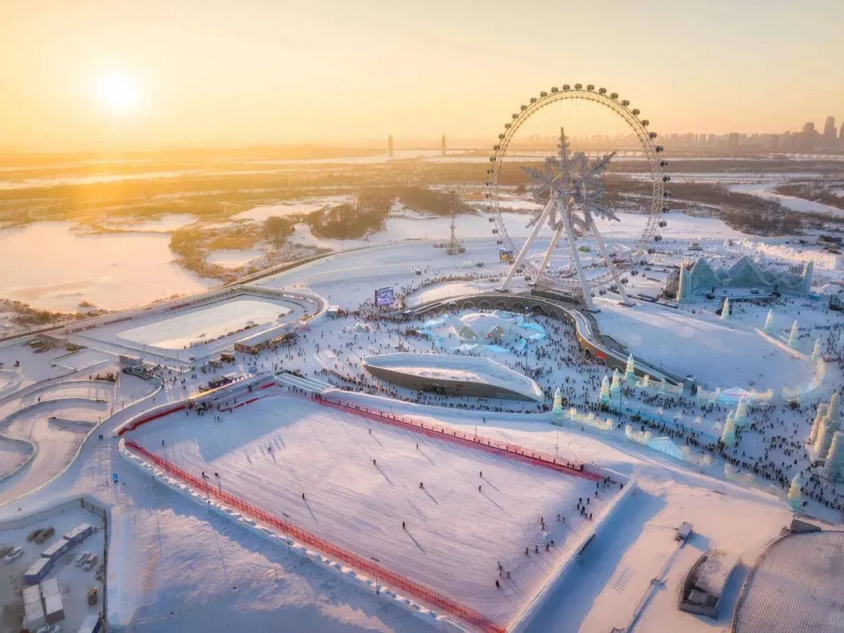 Harbin streets with first snow in November, Russian-style architecture