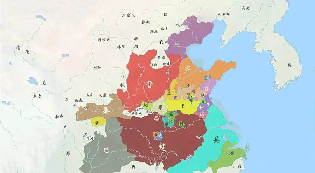 An illustrated scene of the Spring and Autumn Period in Eastern Zhou China, featuring feudal states, rising hegemon rulers, early military formations, and cultural figures like Confucius that shaped ancient Chinese political and philosophical traditions.