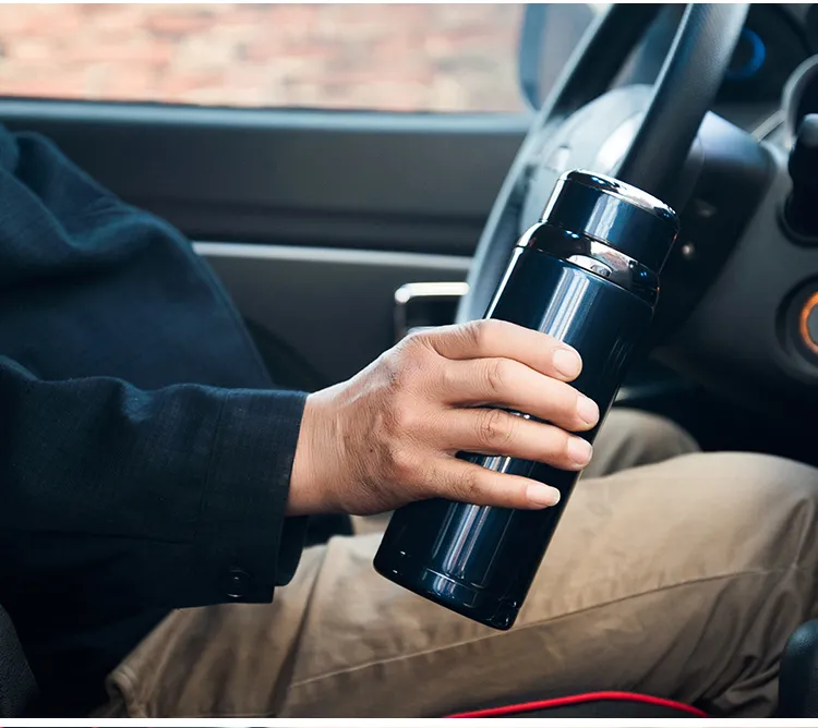 Chinese people using insulated cups in daily life