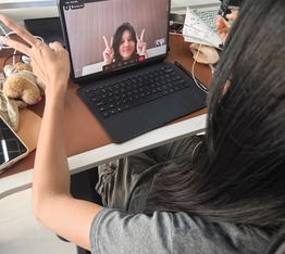 Student attending an online Mandarin class at RPL School,learn chinese with Online students