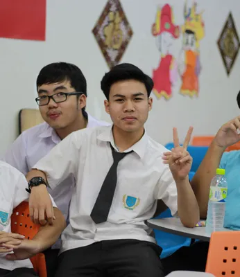 Students engaged in interactive Chinese language learning and cultural immersion at RPL School