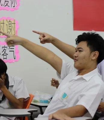 Students experiencing authentic Chinese culture and language learning at RPL School