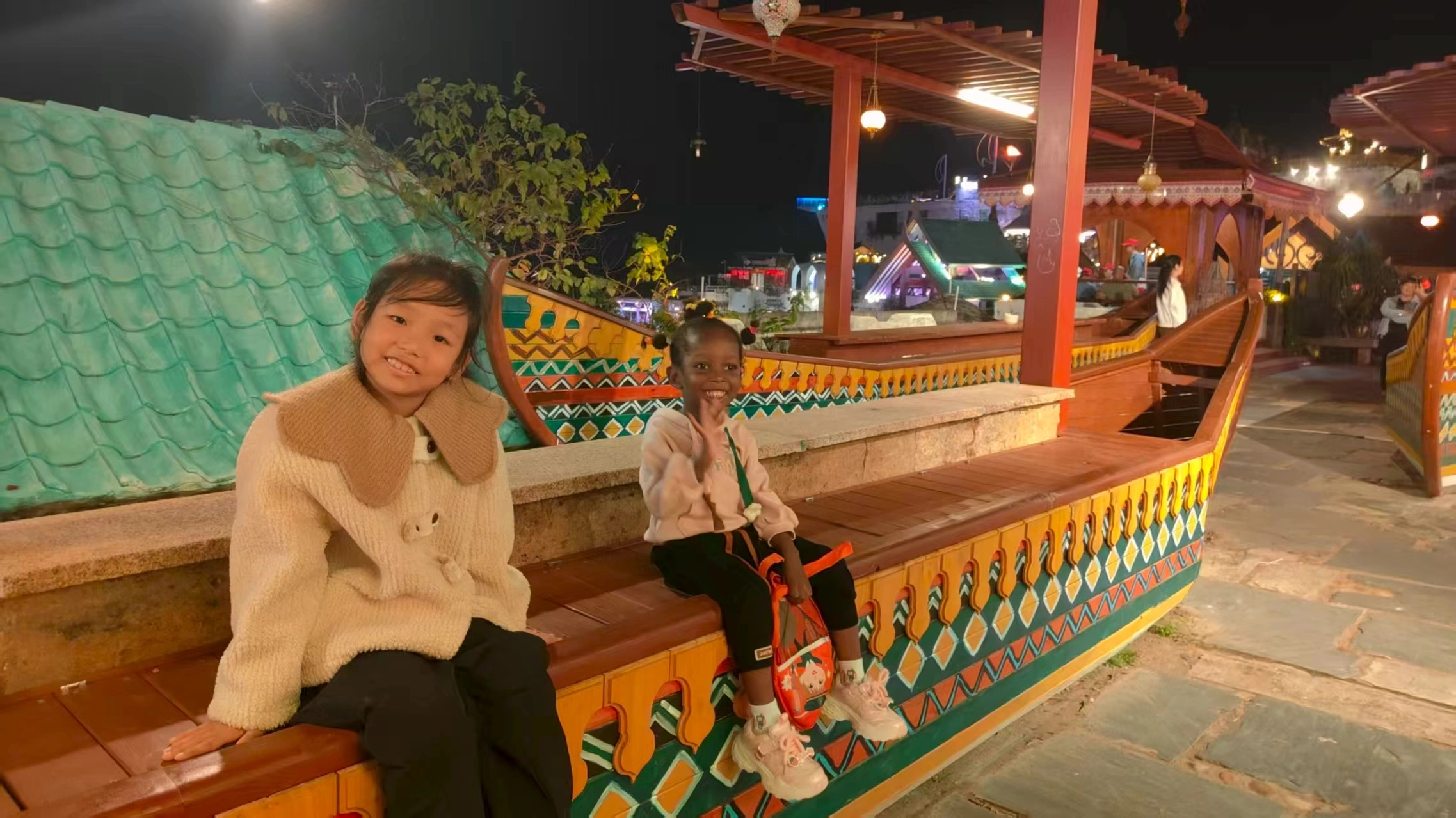 Beihai bridge evening stroll during student life