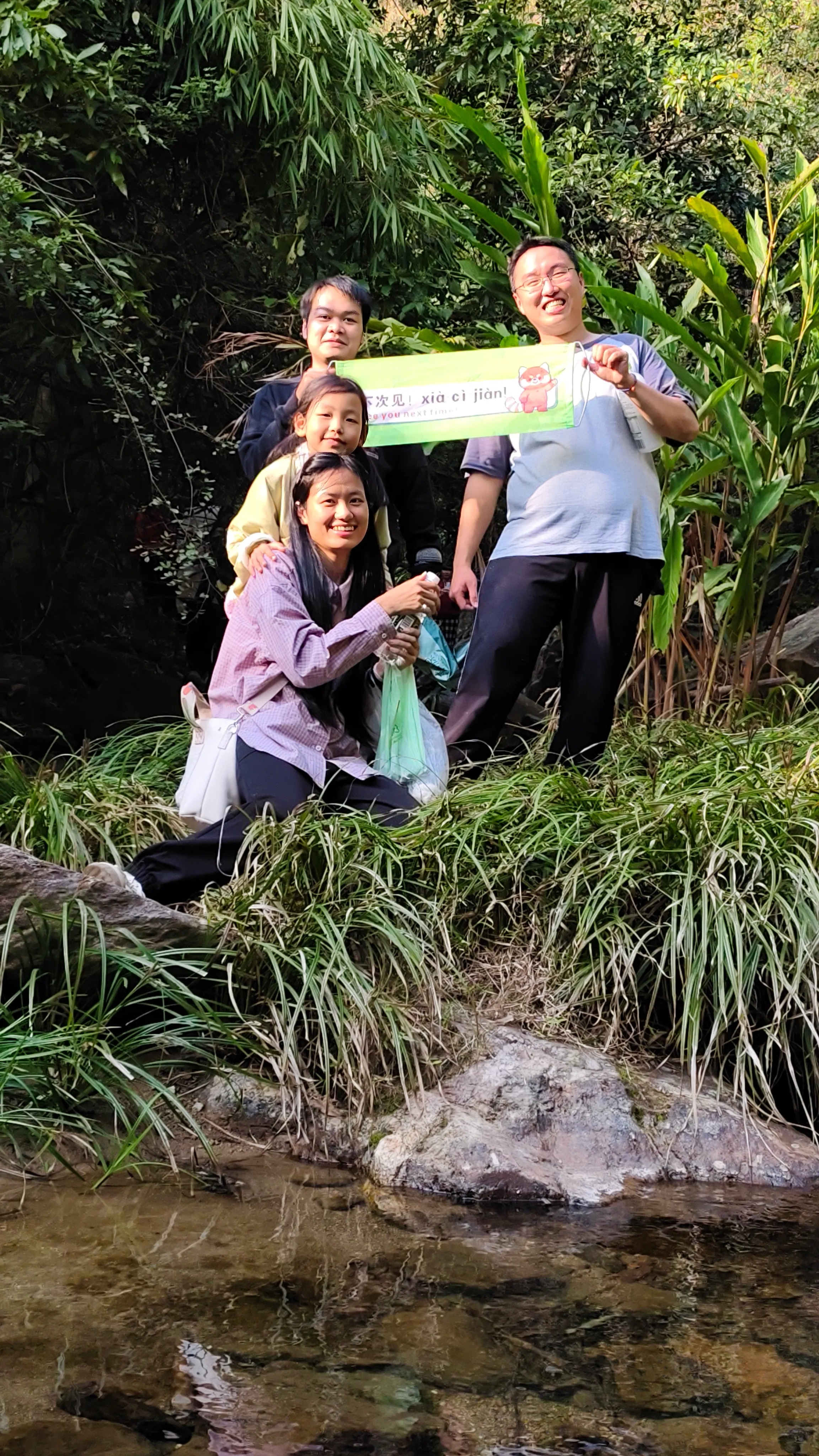 Student group photo in Beihai